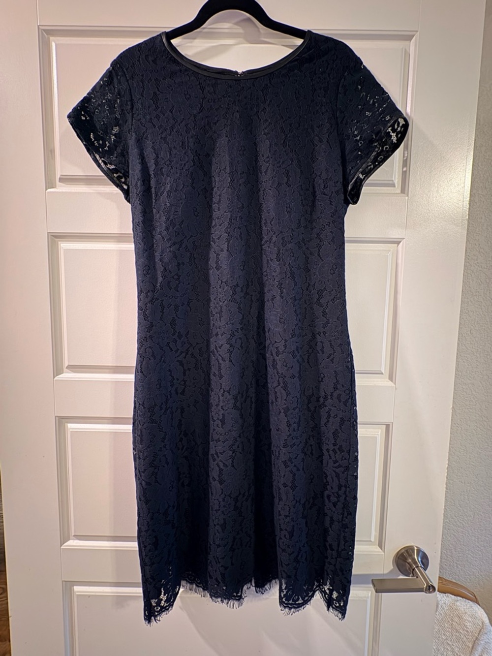 Women's Navy Lace Short-Sleeve Sheath Dress
